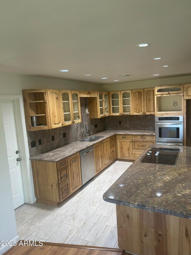 Building Photo - 12138 E Oriole Way