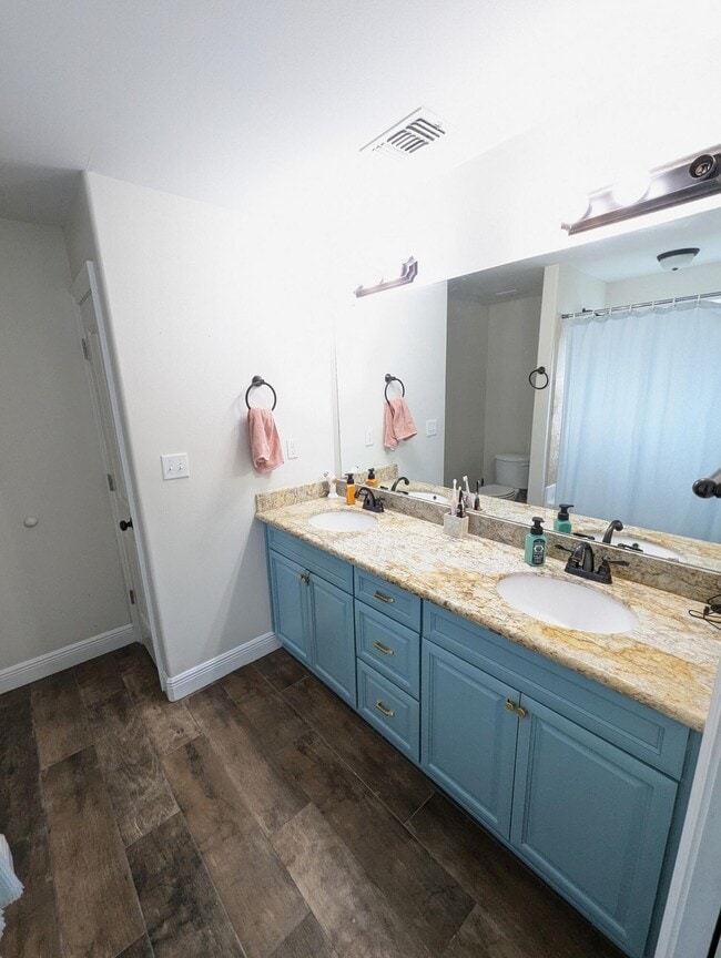 Building Photo - 1880 Presidio St