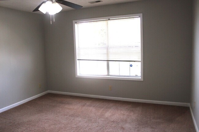 Building Photo - 325-8 Waterdown Drive