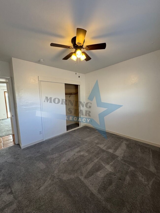 Building Photo - 3-Bedroom Home - True Desert Living!