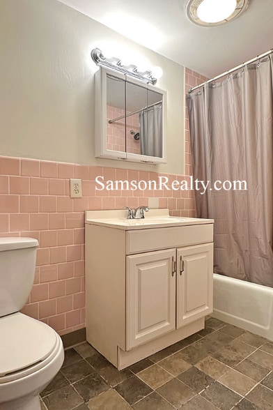 Building Photo - 5 Woodward Ave