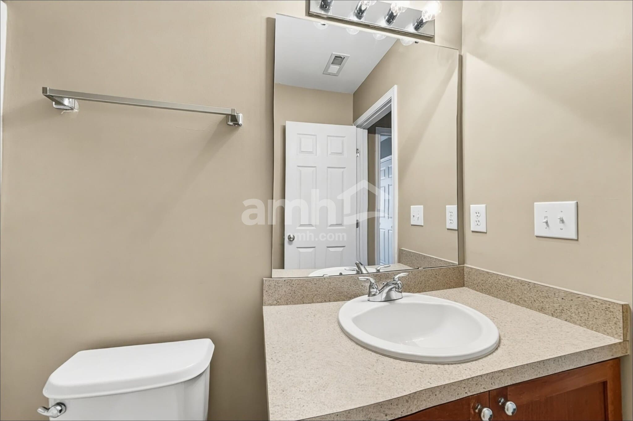 Building Photo - 317 Collinsworth Dr