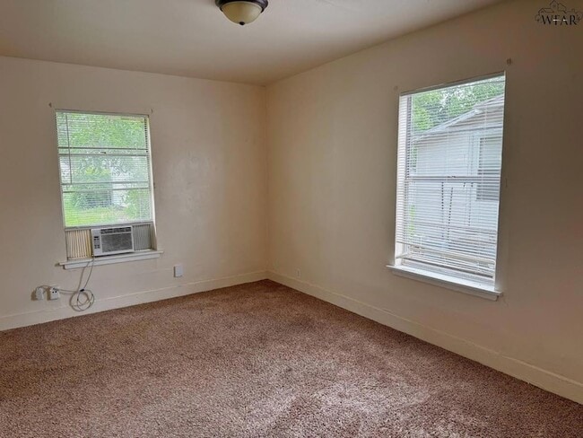 Building Photo - 2003 Wilson Ave