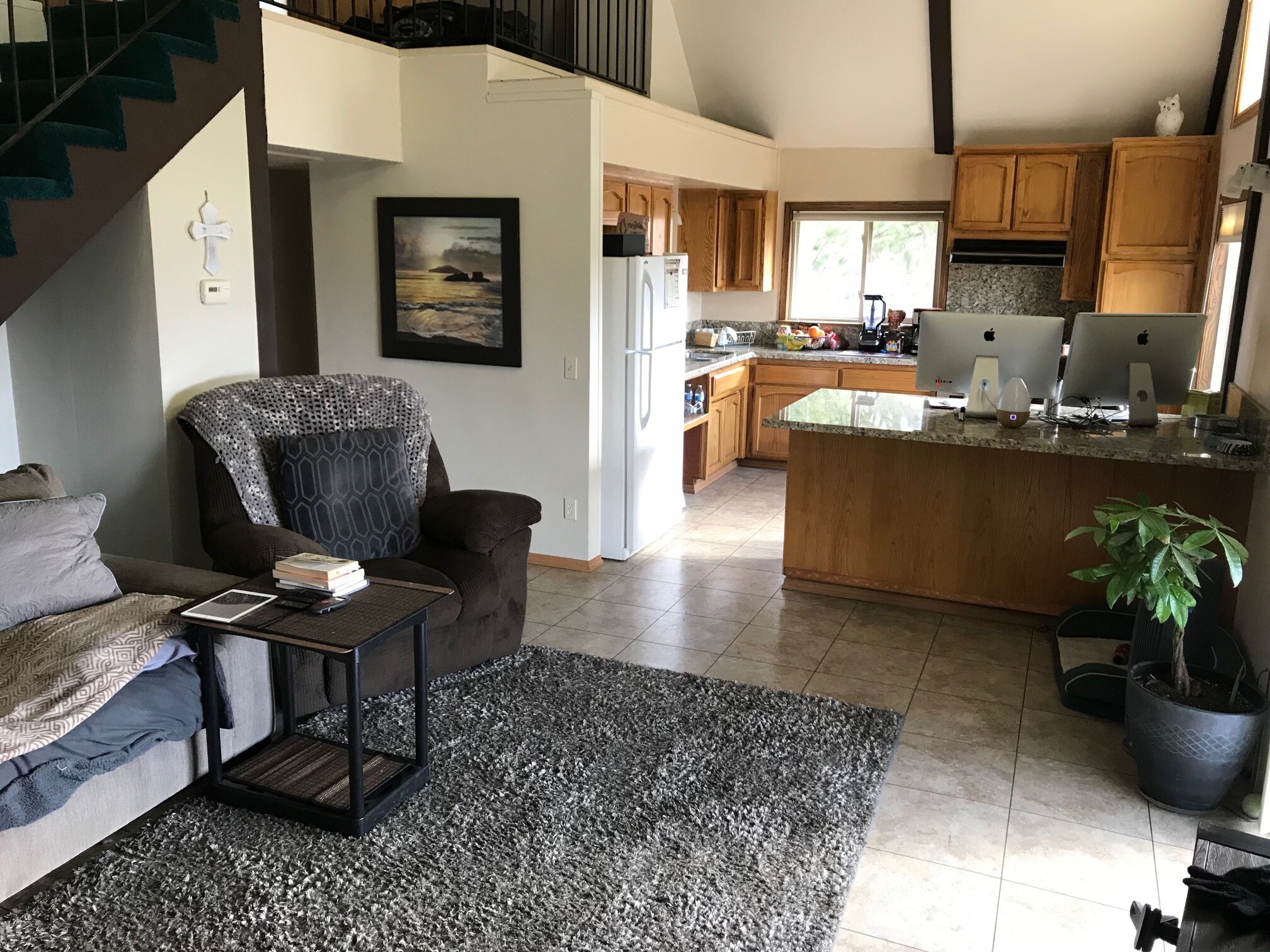 Building Photo - 23740 Lakeview Dr