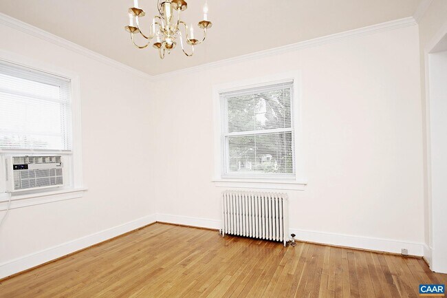 Building Photo - 2323 Fontaine Ave Ext