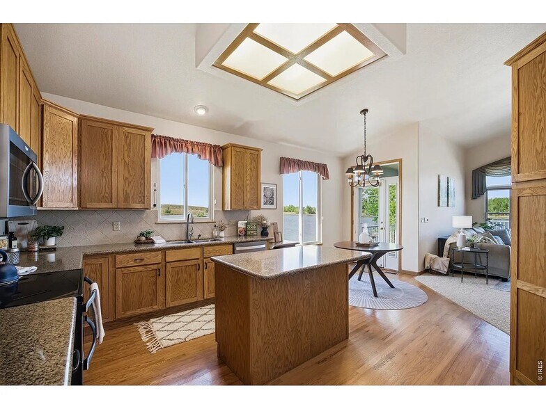 Building Photo - 510 Lakeside Pl