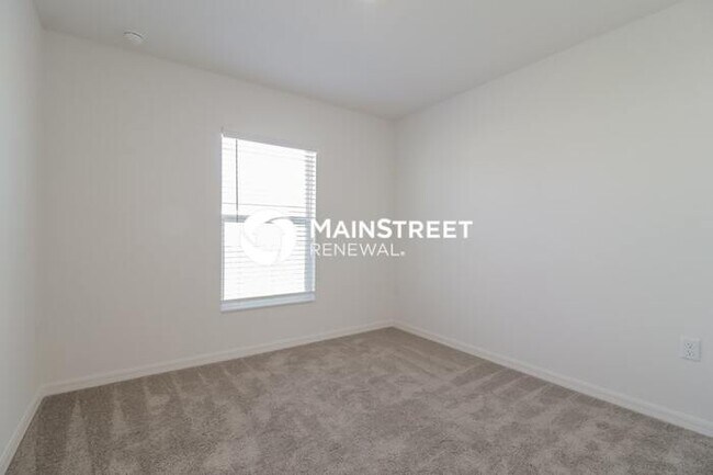 Building Photo - 5 Bedroom Pet-Friendly Home in Mascotte, FL with Main Street Renewal