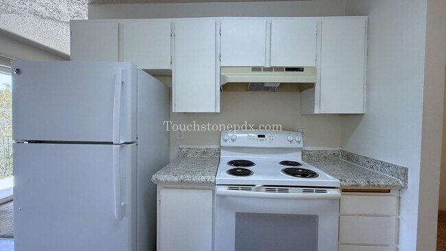 Building Photo - Charming 1-Bedroom Apartment in the Heart ...