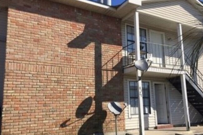 Spacious 2BR/ 2BA!!!! - 8327 Ned Ave