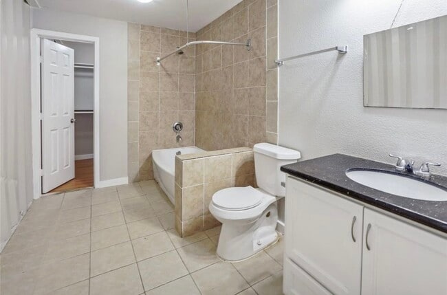 Building Photo - 3541 Mt Pleasant St