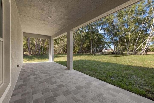 Building Photo - 419 SW Namoit Pl