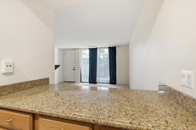 Building Photo - 536 Woodside Oaks