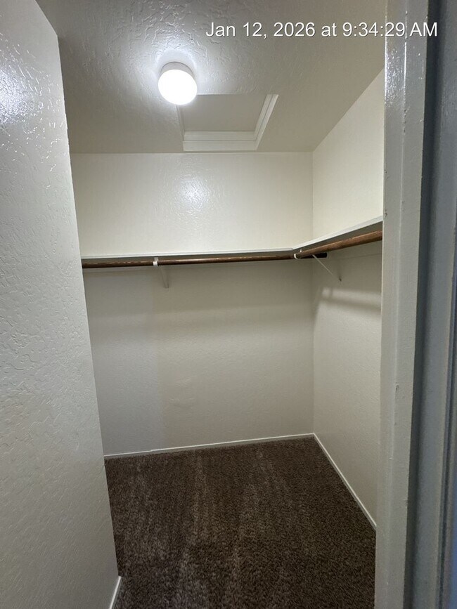 Building Photo - 2954