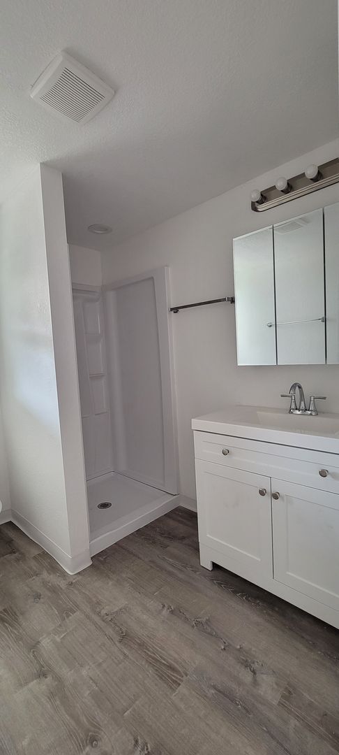 Building Photo - 3 bedroom 2 bath home