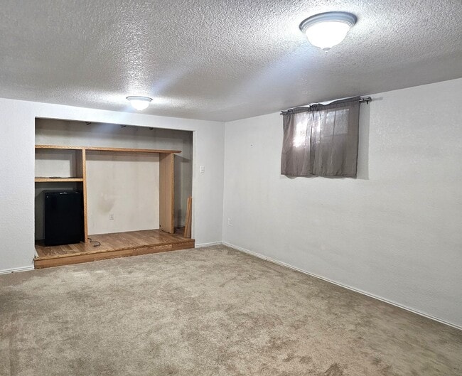 Building Photo - Ranch Style Home with 3 Bedrooms + 4th room/office, 2 Baths and RV parking!