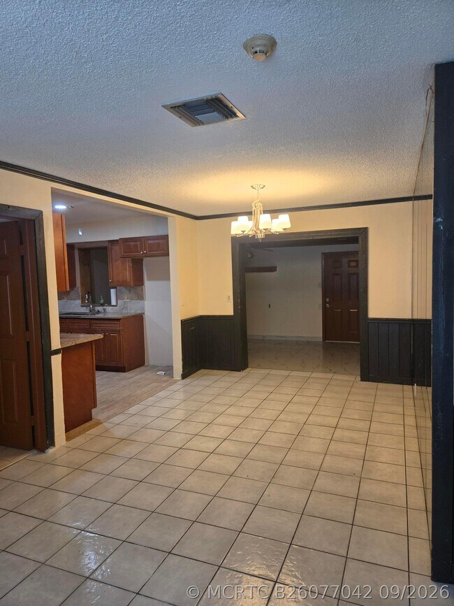Building Photo - 431 NW 42nd St