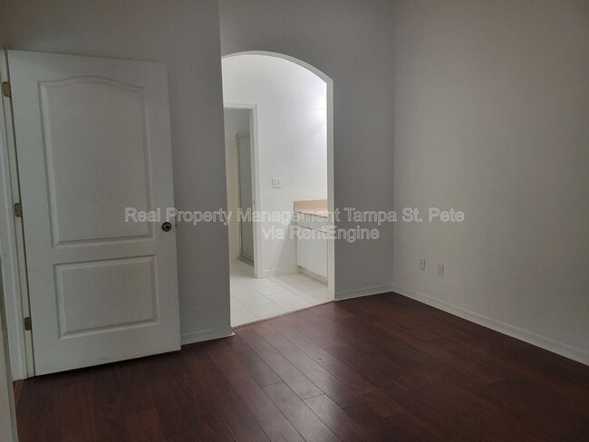 Building Photo - 12514 Hollybrook Ln