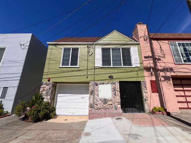 Building Photo - "Charming Urban Retreat: Cozy 1-Bedroom Haven in Daly City!"