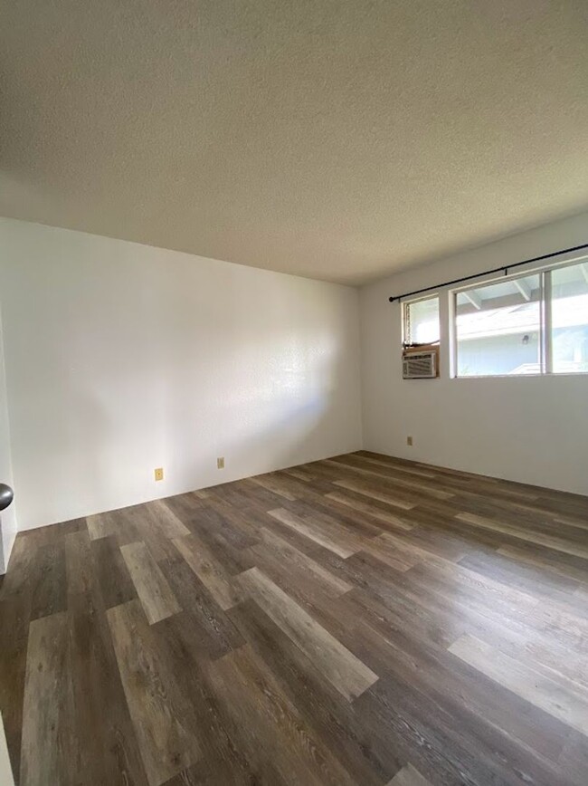 Building Photo - Waipio Kuola Rainbow Series 2 bedroom, 1 b...