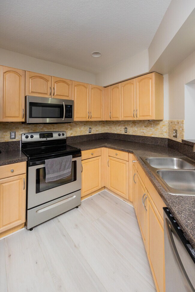 Building Photo - 50 Desford Ln