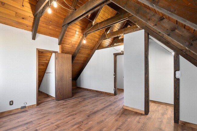 Building Photo - 250 Morrison Canyon Ln
