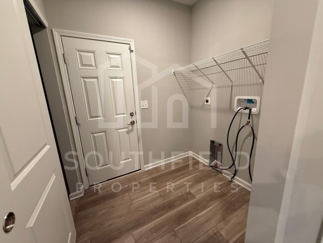 Building Photo - 1521 Blair Ave