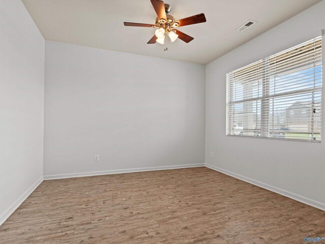 Building Photo - 30057 Glenrose Way