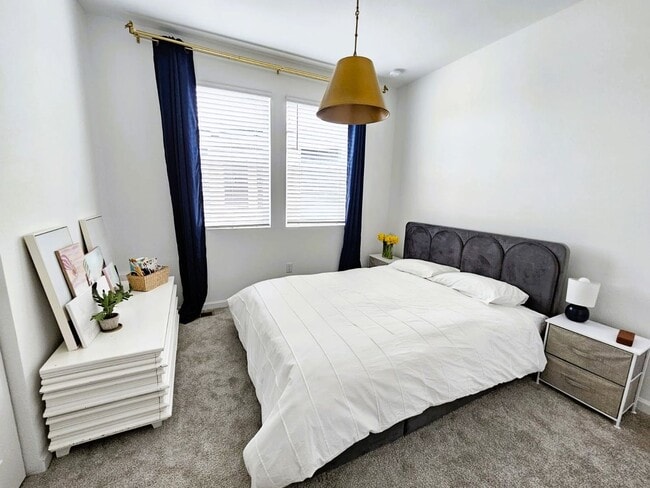 Building Photo - Great Townhome in Fort Collins