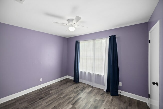 Building Photo - 3045 Yorktown Cir
