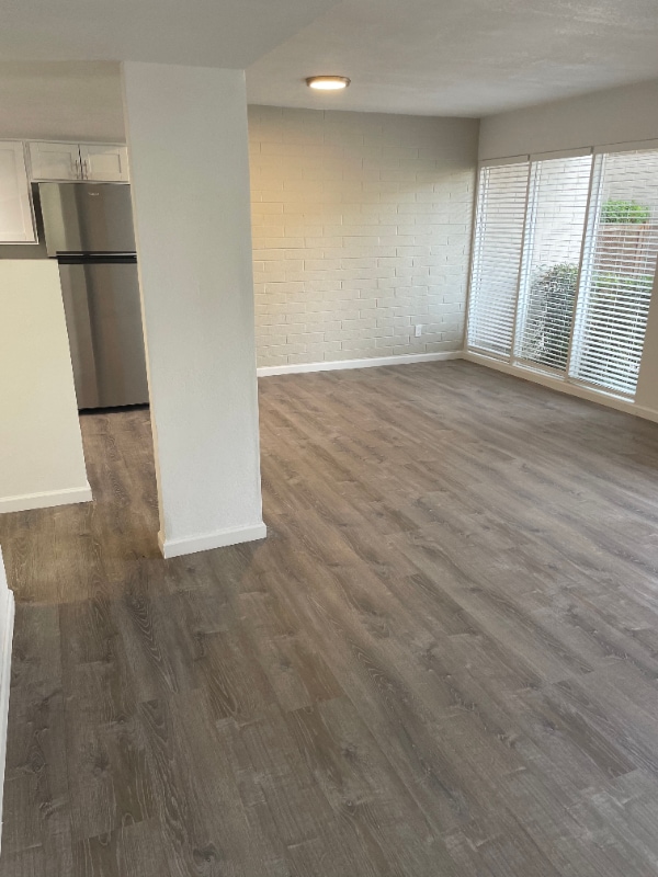 Building Photo - 1815 W Tuckey Ln