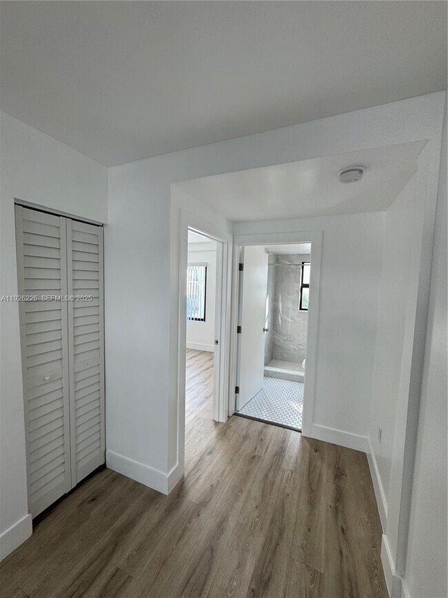 Building Photo - 1969 NW 2nd Ct