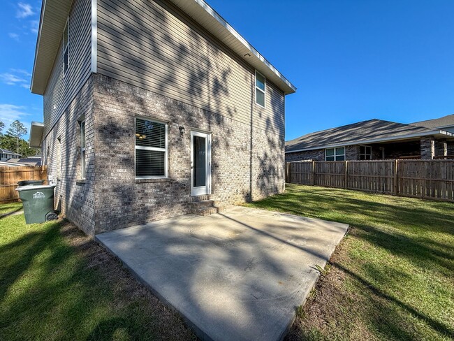 Building Photo - 4 Bedroom 2.5 Bath Home in Nautical Landin...