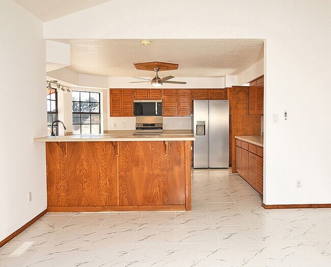 Building Photo - 6621 Vista Hermosa