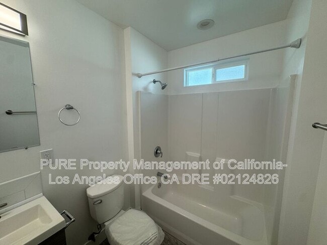 Building Photo - 16947 Dalton Ave