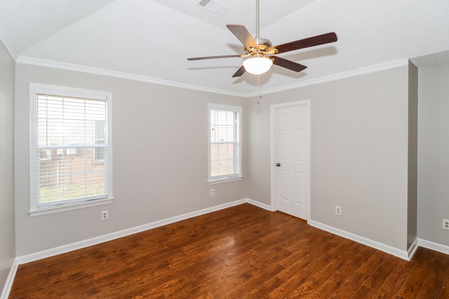 Building Photo - 2268 Lake Hill Ct