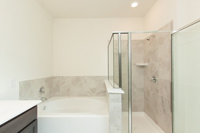 Building Photo - 2011 Parnevik Pl