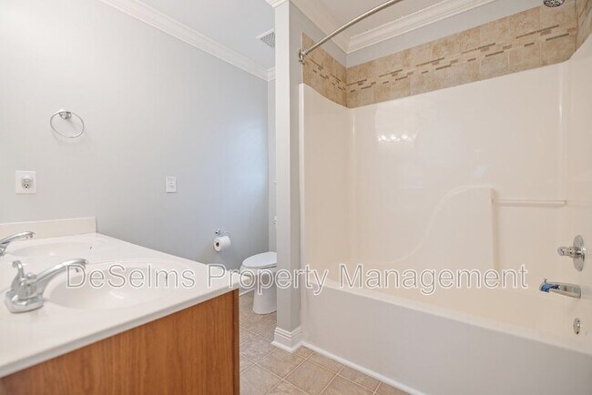 Building Photo - 873 Maricopa Dr