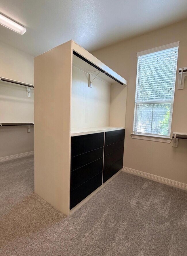 Building Photo - 5423 Lachlan Springs Ln