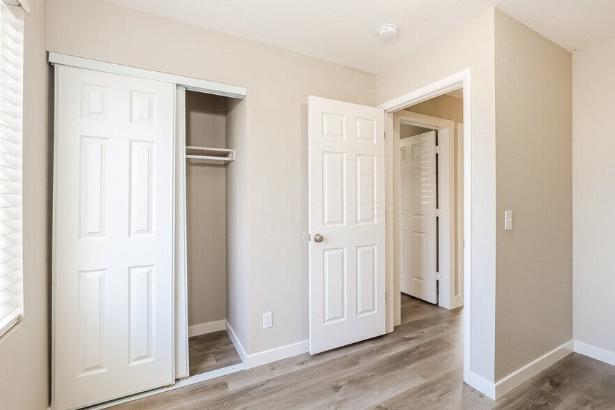 Building Photo - 5575 Snapdragon Cove