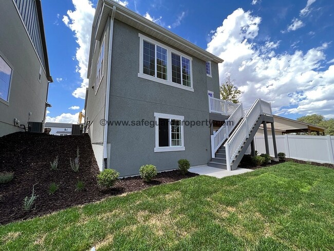 Building Photo - Newer 4 Bedroom Home in West Jordan