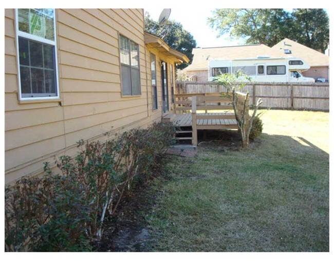 Building Photo - Charming 3-Bedroom Home in Ocean Springs –...