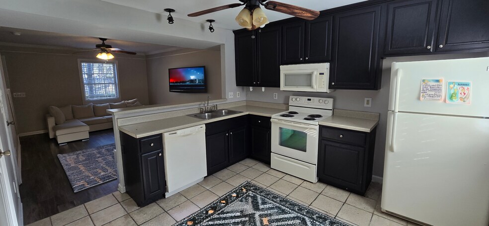 Primary Photo - Davenport Condominiums