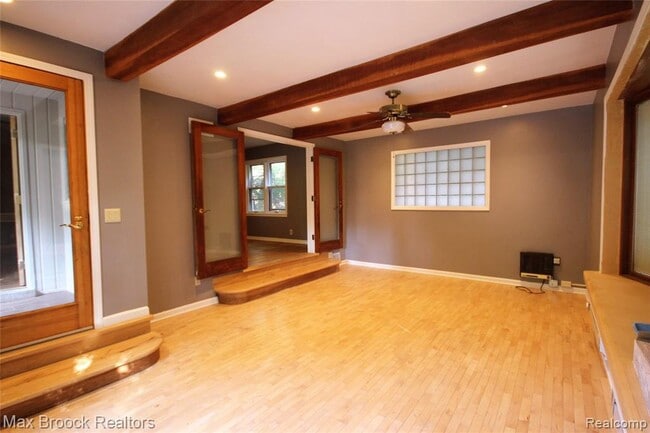 Building Photo - 702 Hendrie Blvd