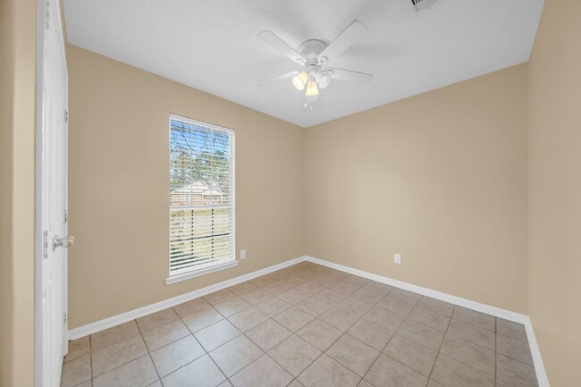 Building Photo - Charming single story 3-bedroom, 2-bath home nestled in a quiet, well-established neighborhood in...