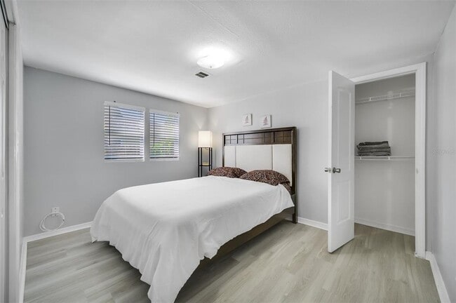 Building Photo - 1601 Palm Way