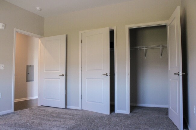 Building Photo - 3261 Redhawk St