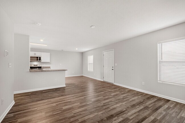 Building Photo - 2905 Shasta Dr