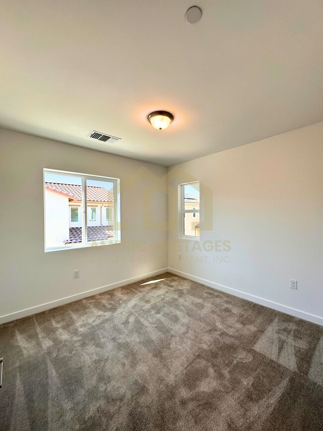 Building Photo - 1724 River Vista Way