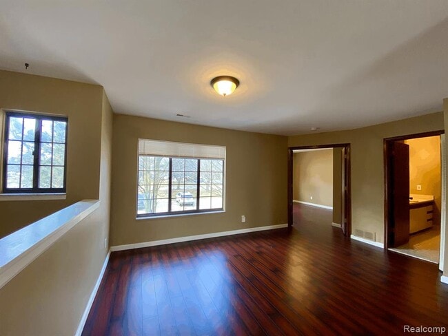 Building Photo - 1504 Meadowside Dr