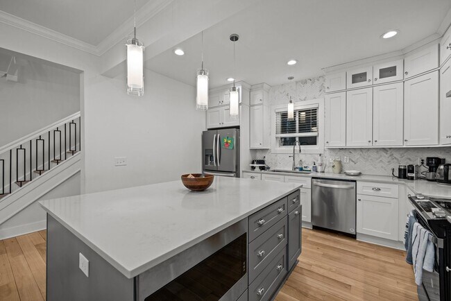 Building Photo - Stunning Fully Renovated 5-Bedroom Home in Desirable Trinity Park, Durham